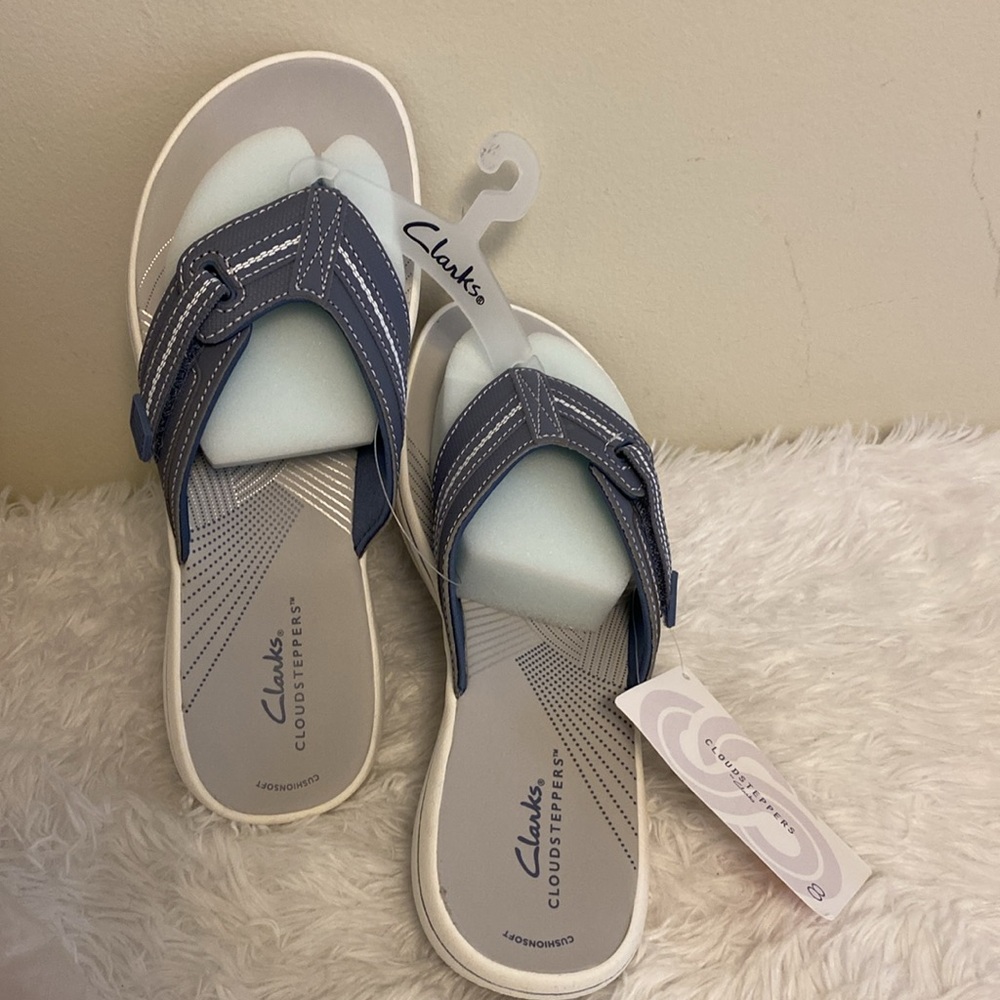 Clark’s Sandals Blue Gray  color Size 8m. Brand New